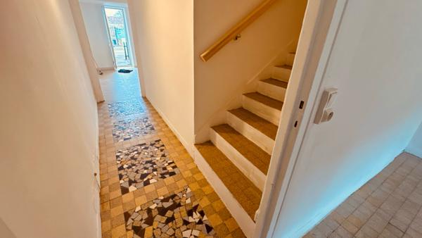 Vault-de-Lugny (89200) Maison de campagne à louer dans le secteur de VAULT DE LUGNY avec jardin pour un loyer de 550 € par mois.