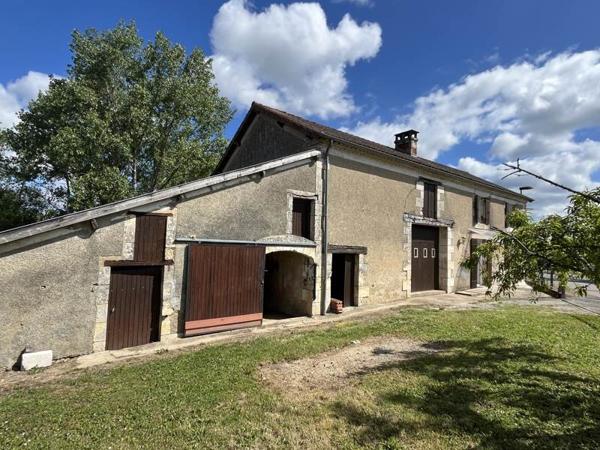 Maison à louer 550 € CC Thiviers 4 p 88 m² DPE E