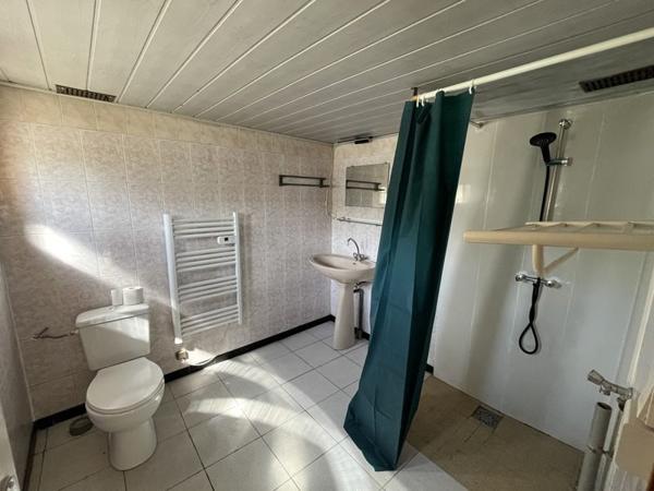 Maison à louer 550 € CC Thiviers 4 p 88 m² DPE E