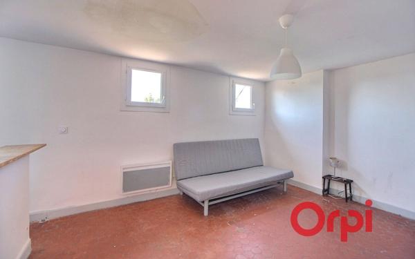 Appartement à vendre    1 pièce • 24,42 m2 Marseille 6