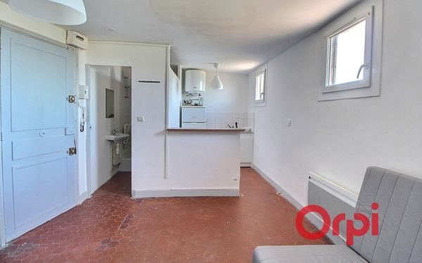 Appartement à vendre    1 pièce • 24,42 m2 Marseille 6