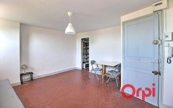 Appartement à vendre    1 pièce • 24,42 m2 Marseille 6