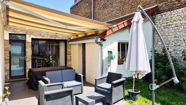 Maison individuelle familiale, sur terrain clos, sans vis à vis, 4 chambres, possibilité 5