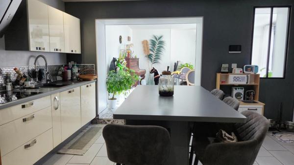 Maison individuelle familiale, sur terrain clos, sans vis à vis, 4 chambres, possibilité 5