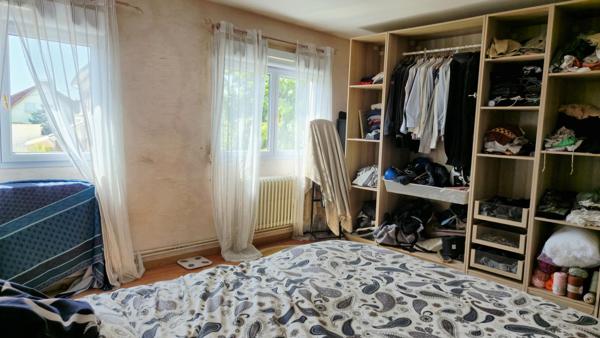 Maison individuelle familiale, sur terrain clos, sans vis à vis, 4 chambres, possibilité 5