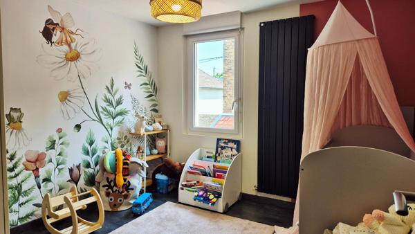 Maison individuelle familiale, sur terrain clos, sans vis à vis, 4 chambres, possibilité 5