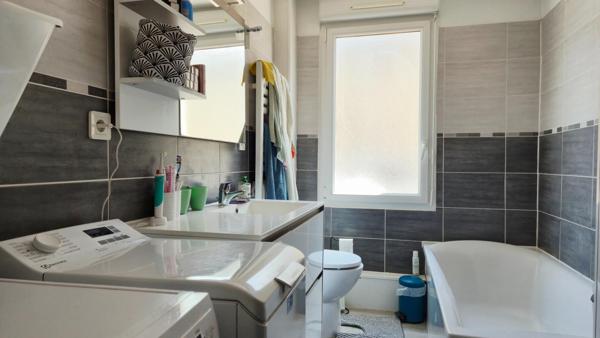 Maison individuelle familiale, sur terrain clos, sans vis à vis, 4 chambres, possibilité 5