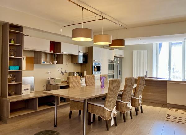 Beau Duplex 4/5 ch entièrement rénové en plein coeur de Lons