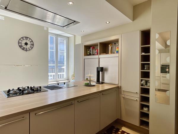 Beau Duplex 4/5 ch entièrement rénové en plein coeur de Lons