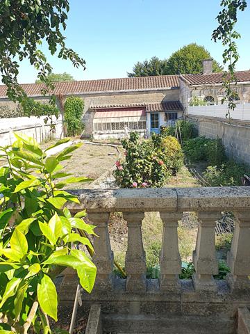Maison à vendre 7 pièces ANGOULEME (16) Cartier L'HOUMEAU 4 chambre + garage + terrain