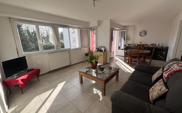 Appartement à vendre    3 pièces • 70 m2 Jurançon