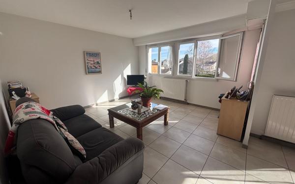 Appartement à vendre    3 pièces • 70 m2 Jurançon