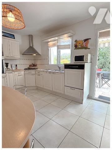 Maison traditionnelle d'habitation en parfait état