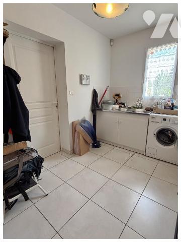 Maison traditionnelle d'habitation en parfait état