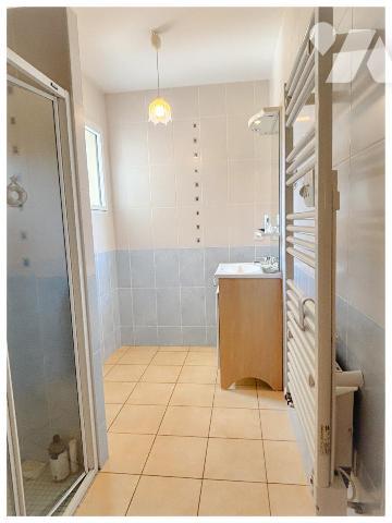Maison traditionnelle d'habitation en parfait état