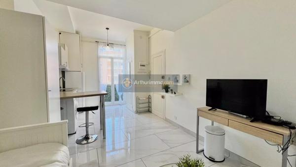 Vente                                                      Appartement
                        
                     1 pièces                      20 m2                     à Saint-Raphaël