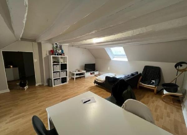 Immeuble à vendre    2 pièces • 272 m2 Contres