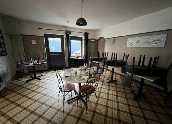 Immeuble à vendre    2 pièces • 272 m2 Contres