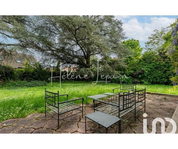 Demeure 10 pièces de 240 m² à Sannois (95110)