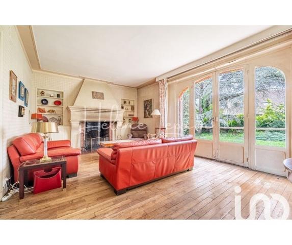 Demeure 10 pièces de 240 m² à Sannois (95110)