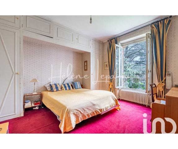 Demeure 10 pièces de 240 m² à Sannois (95110)