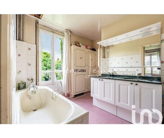 Demeure 10 pièces de 240 m² à Sannois (95110)