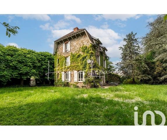 Demeure 10 pièces de 240 m² à Sannois (95110)