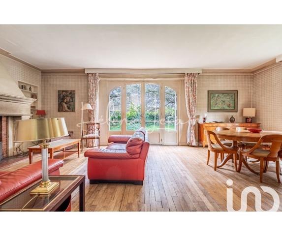 Demeure 10 pièces de 240 m² à Sannois (95110)