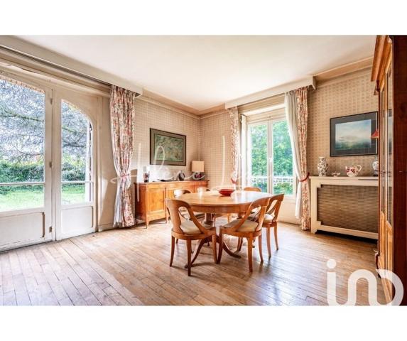 Demeure 10 pièces de 240 m² à Sannois (95110)