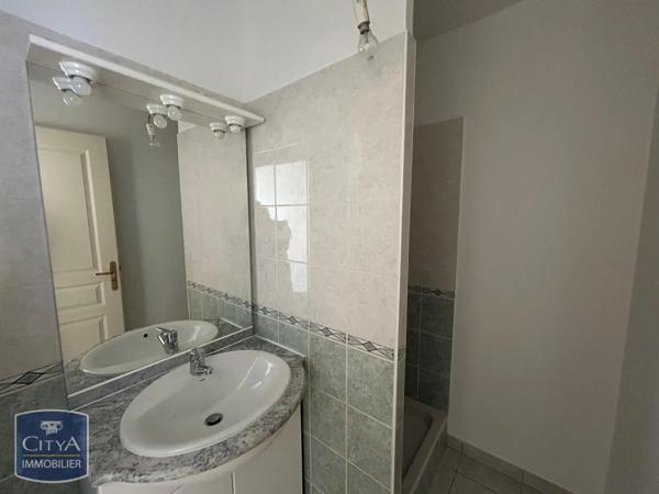 Appartement à louer 4 pièces 85.72m² Dijon (21000)