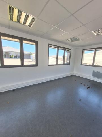 SAINT MALO PARAME  BUREAU A LOUER