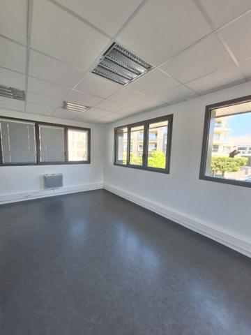 SAINT MALO PARAME  BUREAU A LOUER