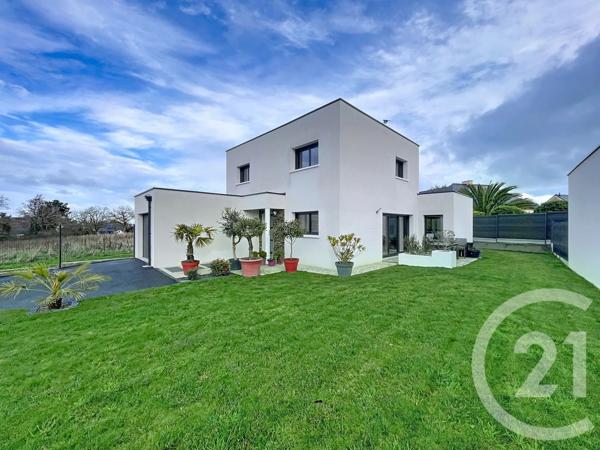 Maison à vendre  5 pièces - 125,27 m 2   LANNION  - 22