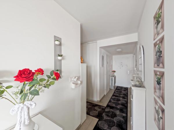 À vendre appartement 4 pièces EVIAN LES BAINS (74) - Magnifique T4 récent avec vue panoramique sur le lac Léman