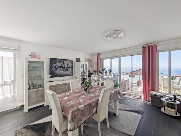 À vendre appartement 4 pièces EVIAN LES BAINS (74) - Magnifique T4 récent avec vue panoramique sur le lac Léman