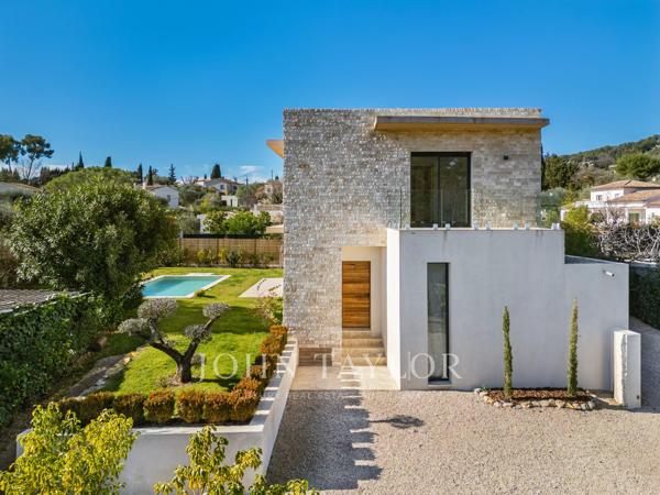 Mougins - Villa contemporaine neuve dans petit domaine privé
