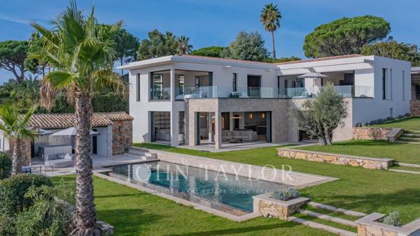 Villa contemporaine avec vue mer panoramique à 180°