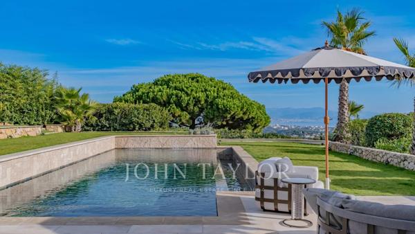 Villa contemporaine avec vue mer panoramique à 180°