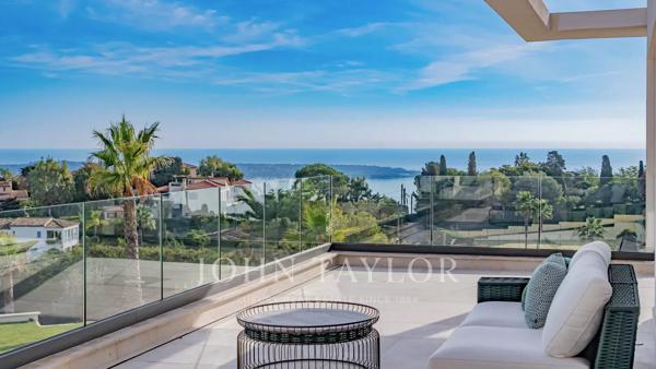Villa contemporaine avec vue mer panoramique à 180°
