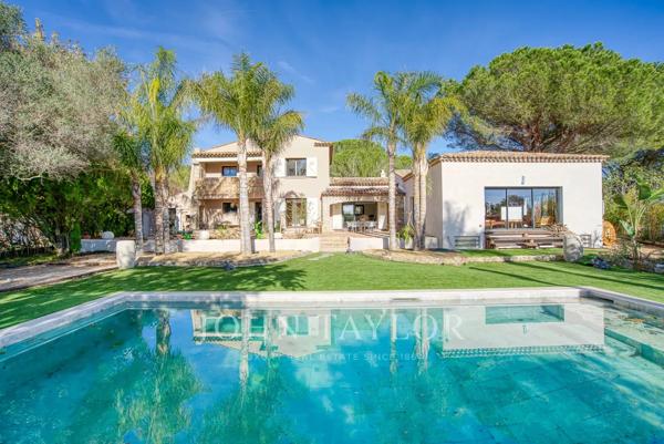 MAGNIFIQUE VILLA Proche du village