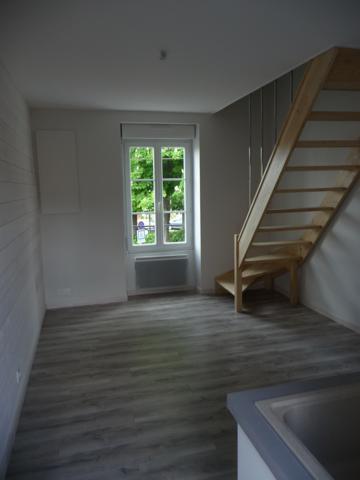 ref 110977 THOUARS centre au calme appartement de 27 m2 Meublé dans résidence
