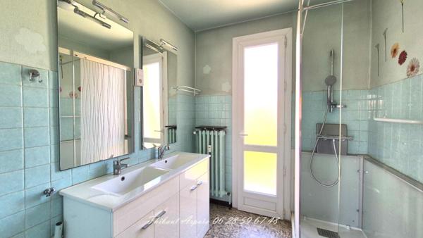 Appartement 4 pièce(s) de 95 m² habitables ? balcons, garage, cave et parking