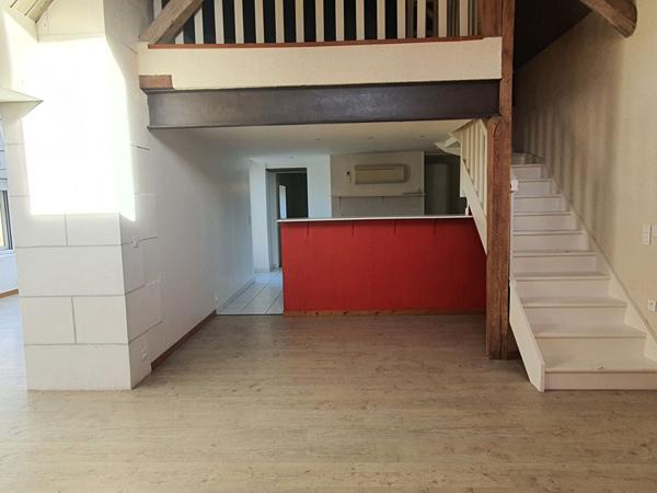 ENSEMBLE DE 2 MAISONS À VENDRE À COUFFY