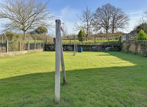 À vendre - Maison mitoyenne 1 côté, 5 pièces située à Saint-Aubin-le-Dépeint (37370)