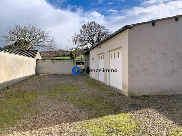 À vendre - Maison mitoyenne 1 côté, 5 pièces située à Saint-Aubin-le-Dépeint (37370)