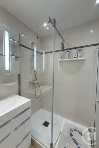 Appartement T4 à vendre  4 pièces - 74 m2 CAVALAIRE SUR MER - 83