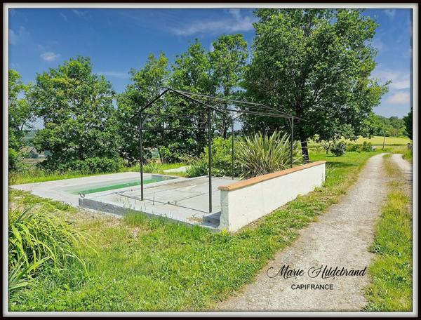 Maison en pierre de 120m² avec gite de 42m² - Terrain : + de 8000m²