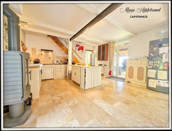 Maison en pierre de 120m² avec gite de 42m² - Terrain : + de 8000m²