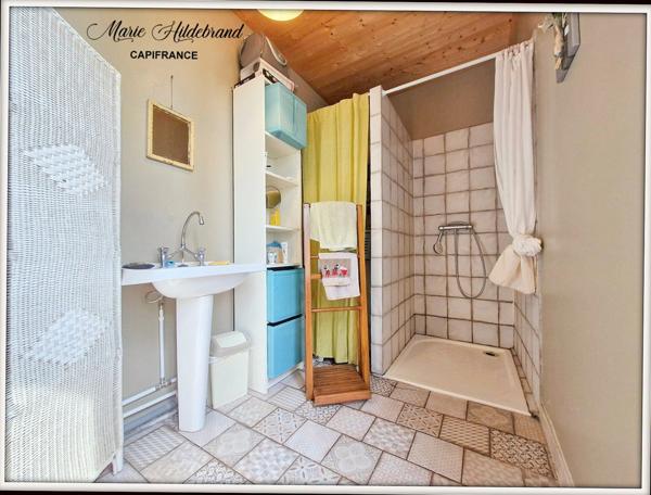 Maison en pierre de 120m² avec gite de 42m² - Terrain : + de 8000m²