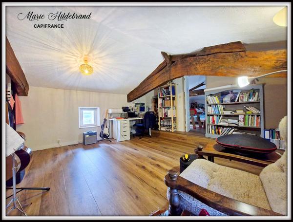 Maison en pierre de 120m² avec gite de 42m² - Terrain : + de 8000m²